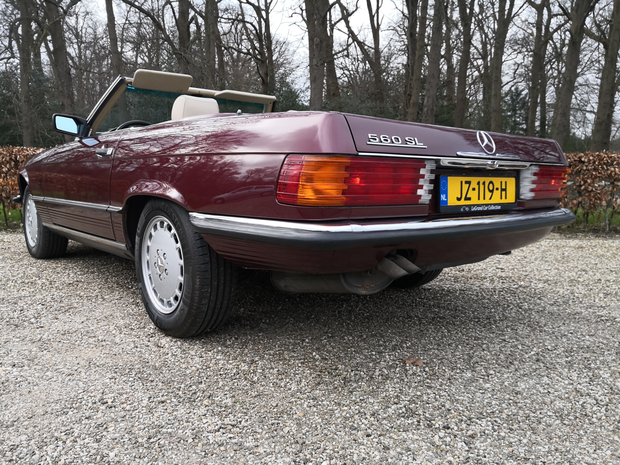 Mercedes-Benz 560SL
