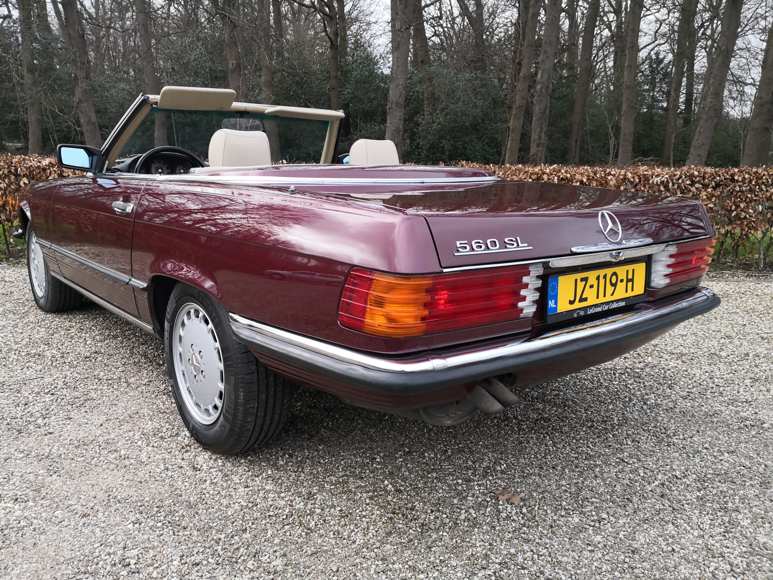 Mercedes-Benz 560SL