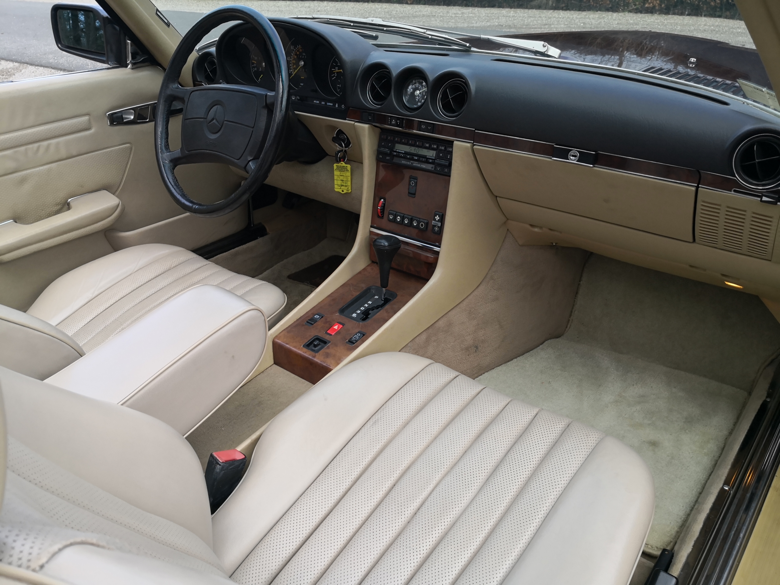 Mercedes-Benz 560SL