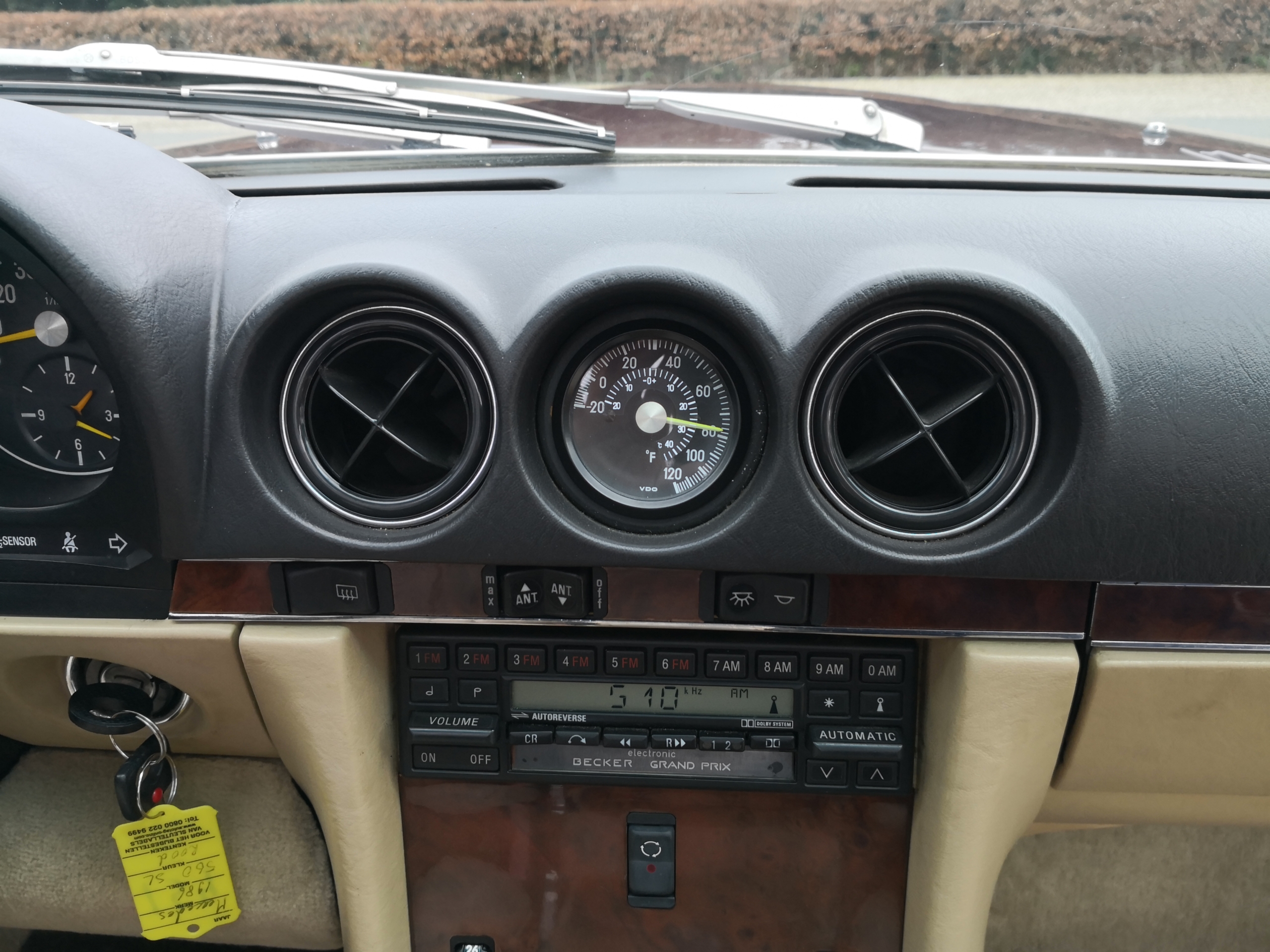 Mercedes-Benz 560SL