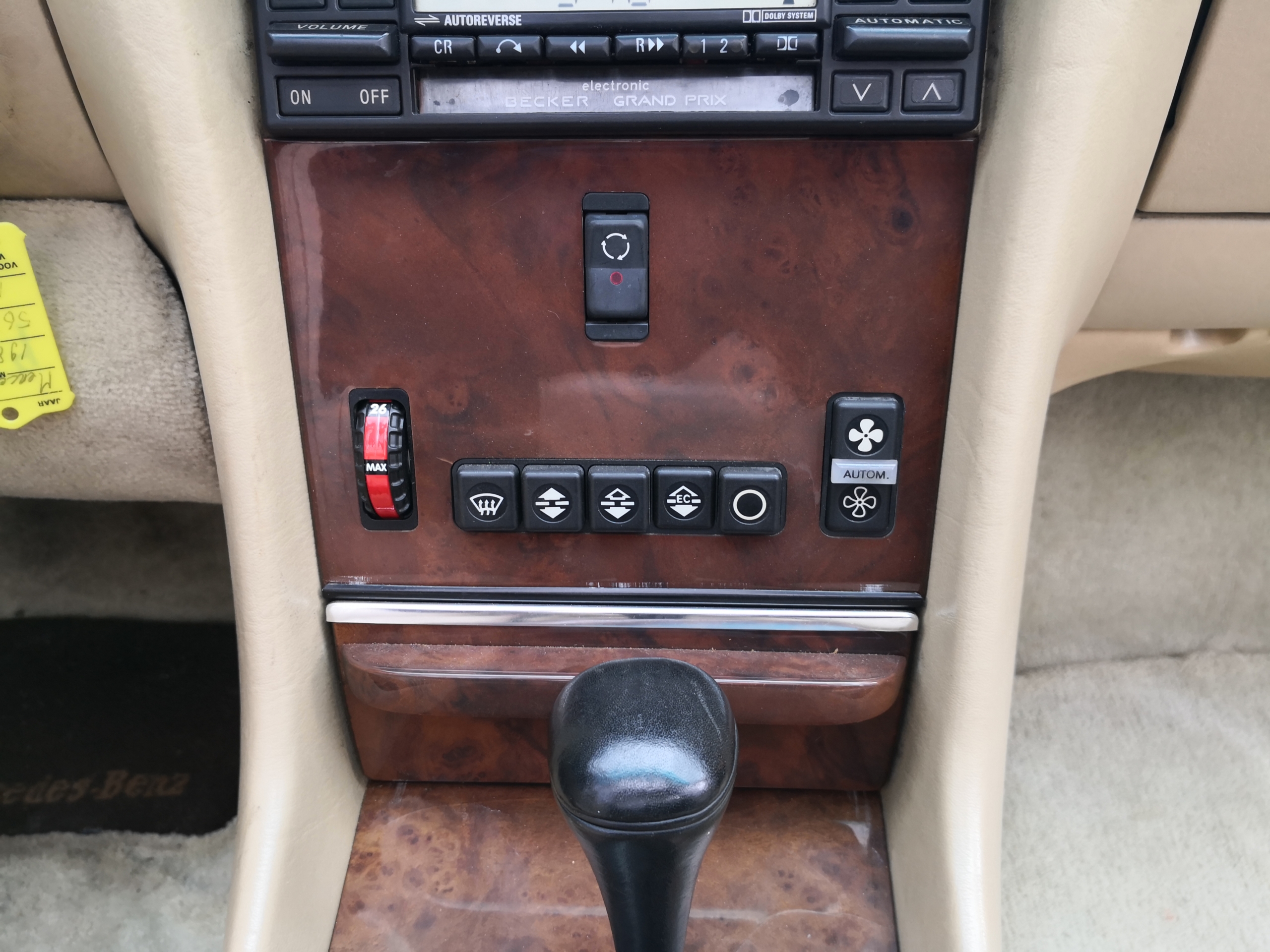 Mercedes-Benz 560SL