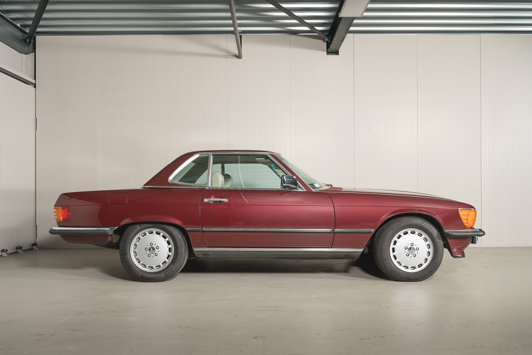 Mercedes-Benz 560SL