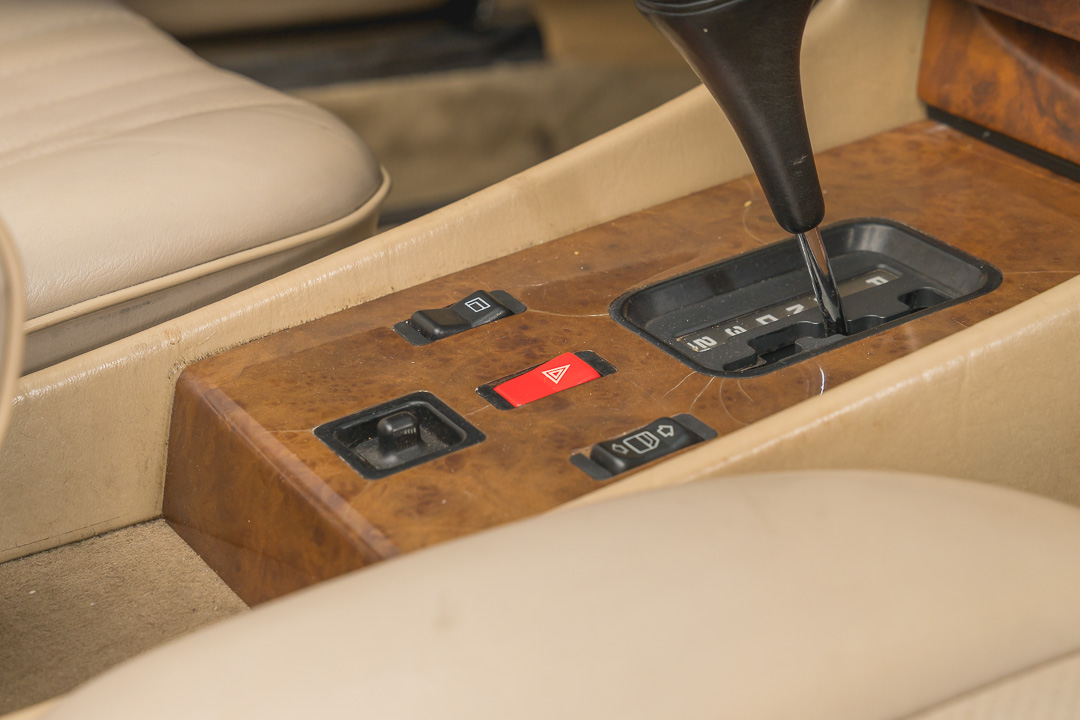 Mercedes-Benz 560SL